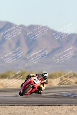 media/Dec-07-2025-CVMA (Sun) [[3e7d2de5dc]]/Race 16-Formula Middleweight/